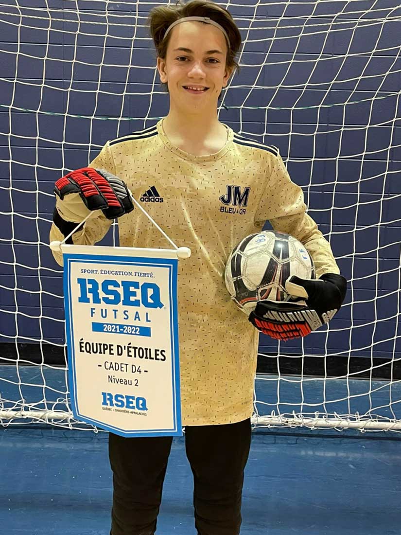 Participation and distinction pennant