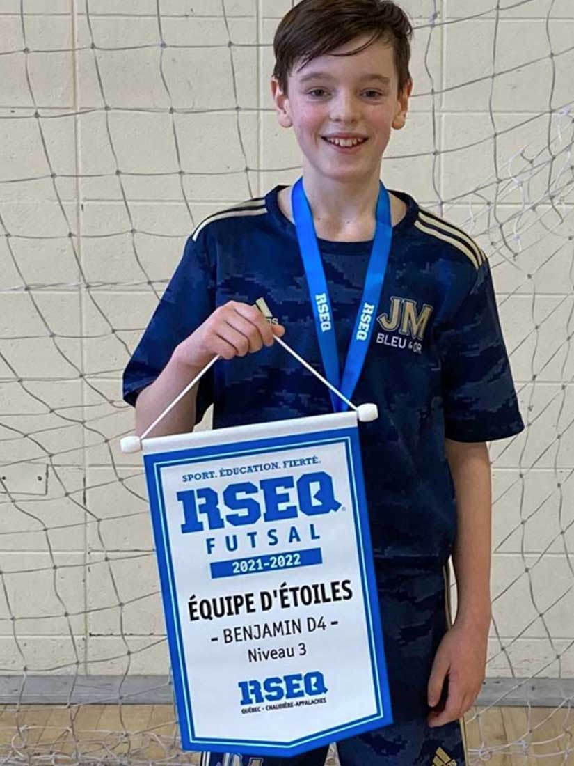 Participation and distinction pennant